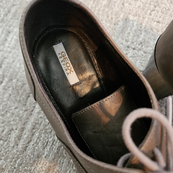 Geox Brown Heeled Boots with Classic Design - Picture 3 of 6